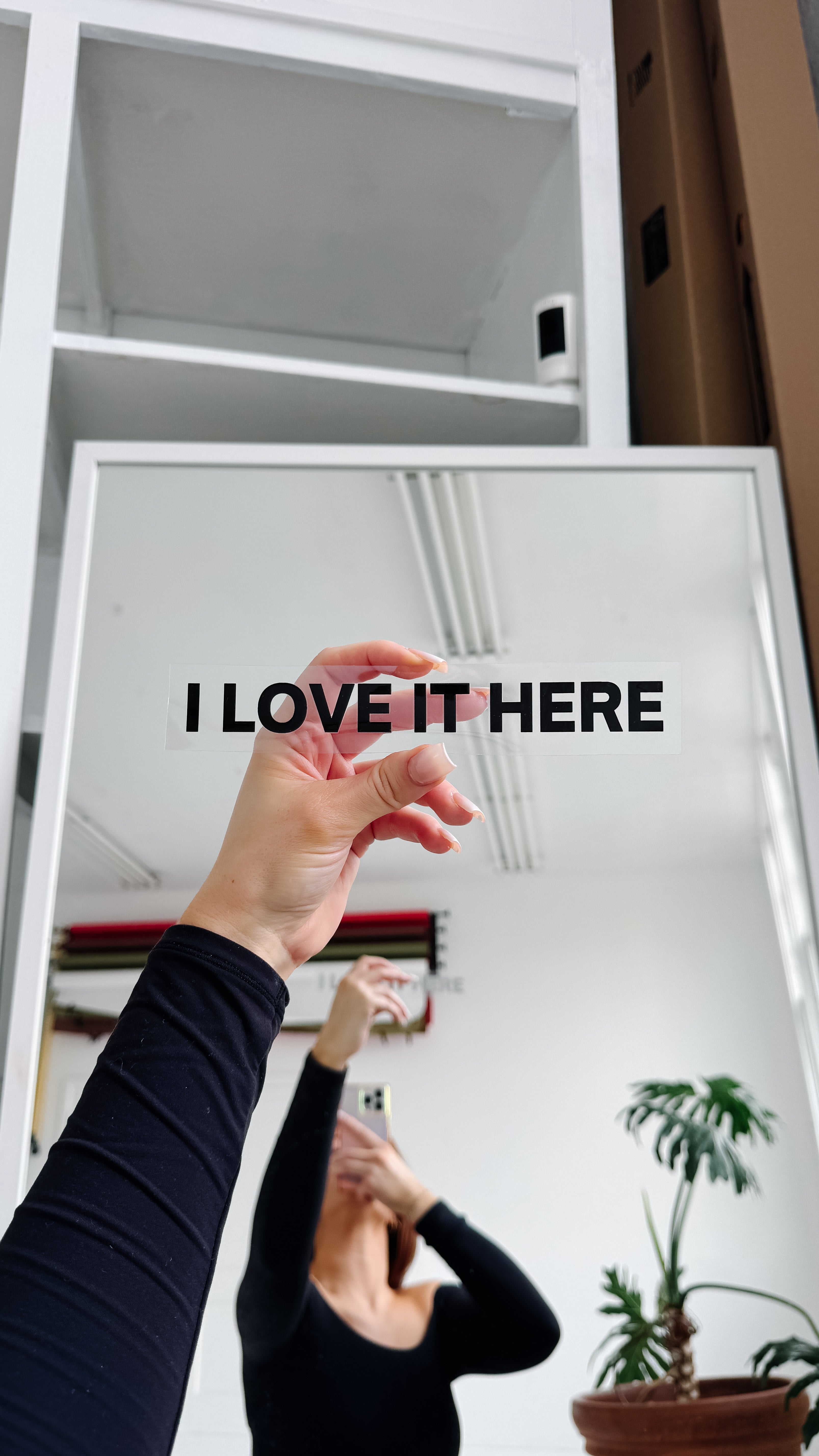black mirror sticker / I love it here